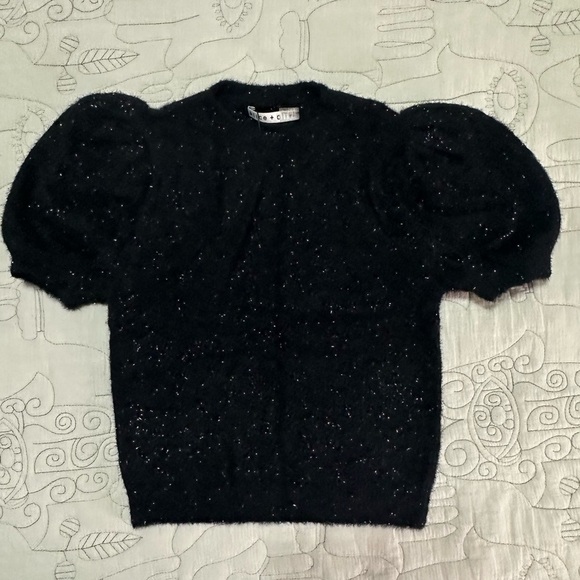NWT Alice + Olivia Ciara Puff Sleeve Sweater XS Black Fuzzy Metallic Thread - Picture 5 of 7